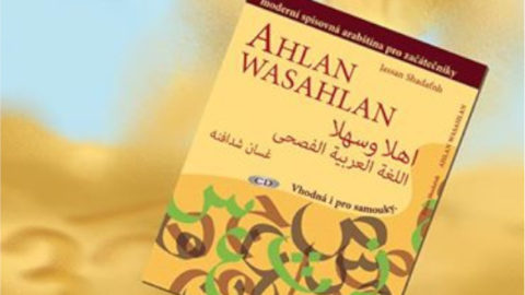 Lektor Jassan vydal pro kurzy arabštiny svou vlastní učebnici