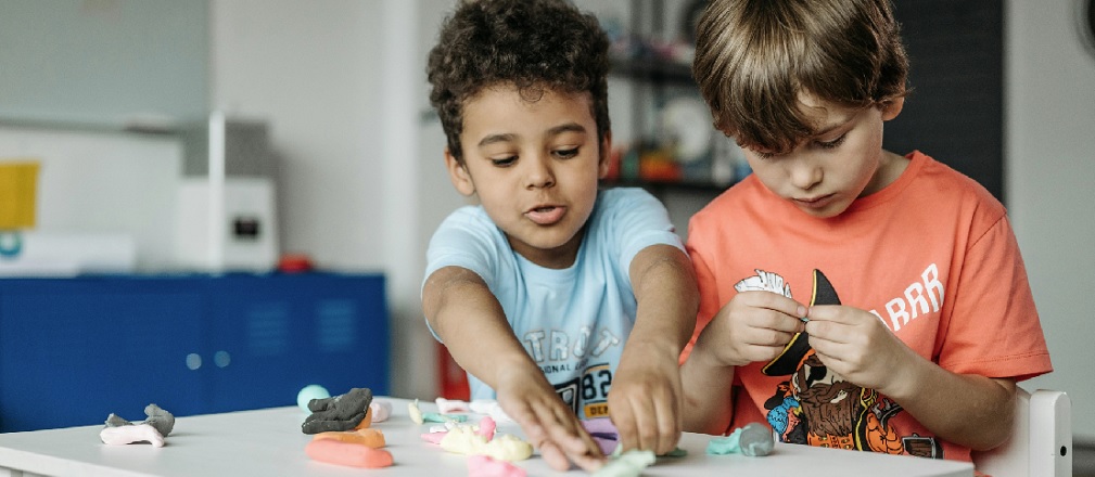 letni primestsky kemp crafting